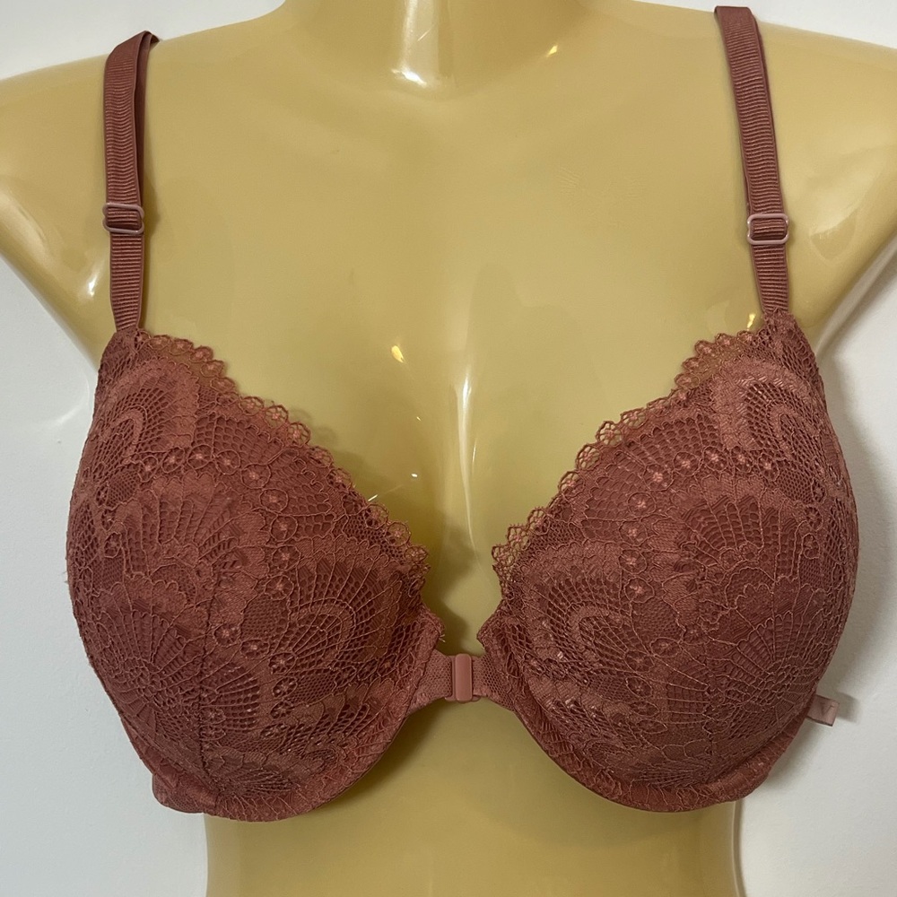 Victoria’s Secret Bra 32DDD
gently used